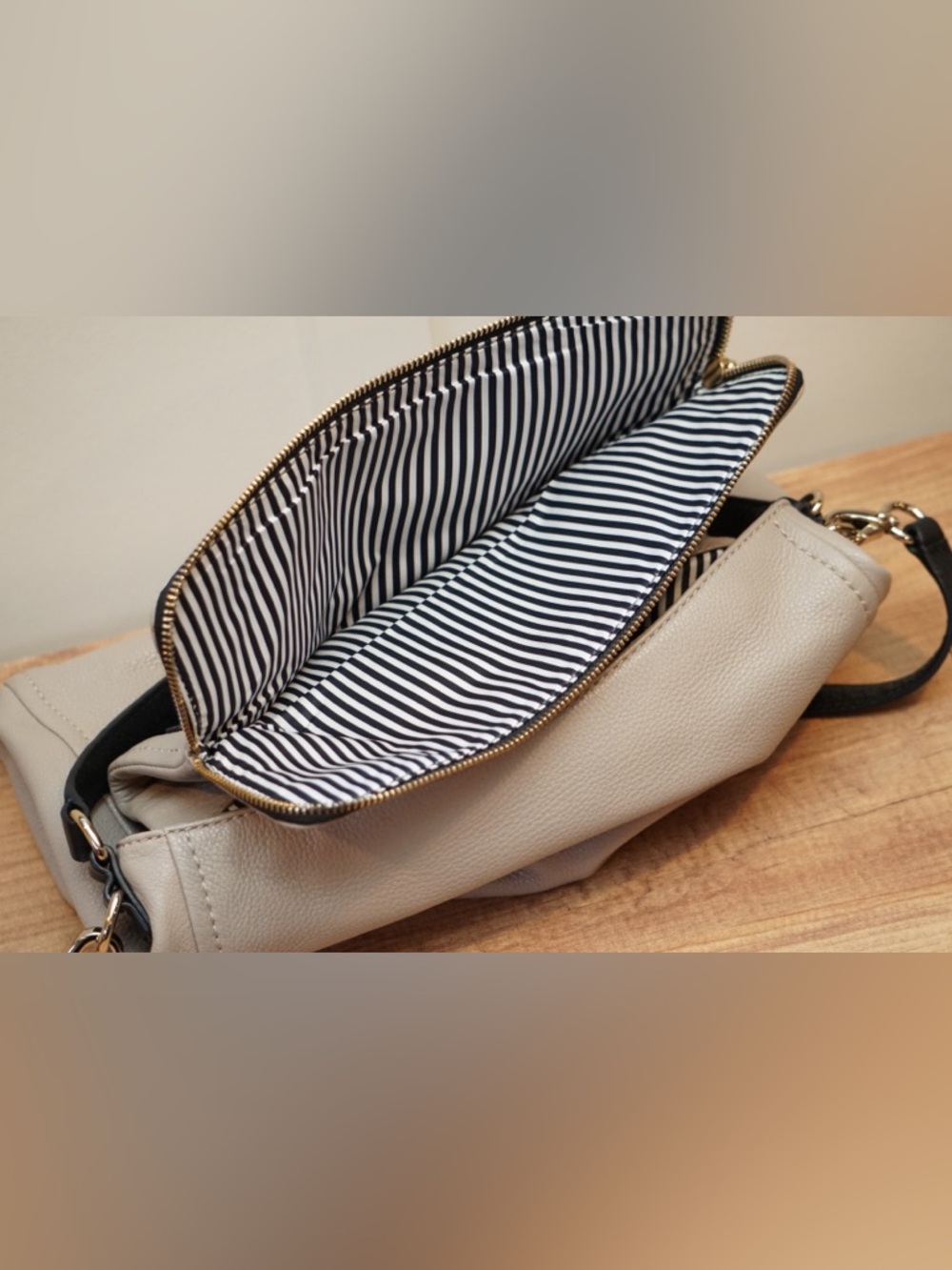 kate spade Beige Shoulder Bag with Black Trim - Picture 12 of 13